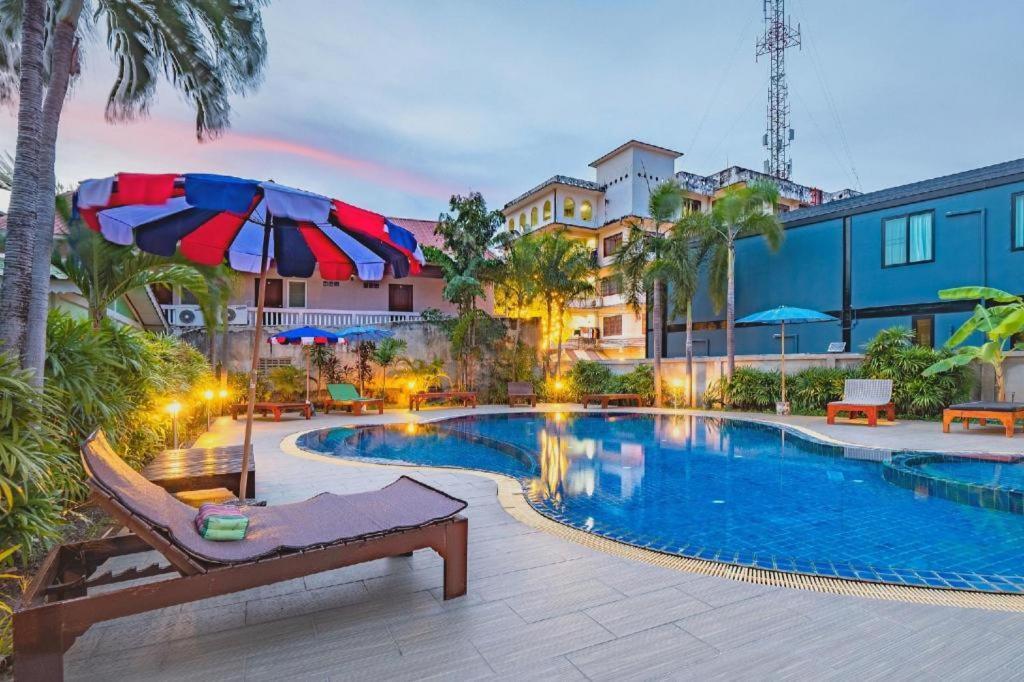 Tycoon Place Garden Pattaya Buitenkant foto
